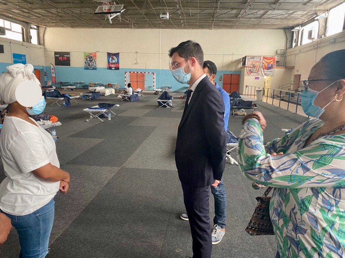 Jonathan_Rblum's tweet photo. Ce matin nous avons rencontré les rescapés du campement géant d’Aubervilliers accueillis à @Alfortville_94 : l’occasion pour nous de remercier les travailleurs sociaux et associatifs pour leur engagement tout en prenant la mesure des nombreux manques encore à combler. https://t.co/zBW3QBHHAU