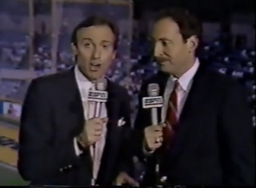TimBrando's tweet photo. One of the things I like I about Twitter the memories I have of the incredible opportunities afforded me along the way. This from 88’ season opener as I recall @ArenaFootballTV at #TheLASportsArena #NYKnights at #LACobras with @RaibleKIRO7 #WayBackWednesday 💪👍🏈 https://t.co/R0qyUv1kEC