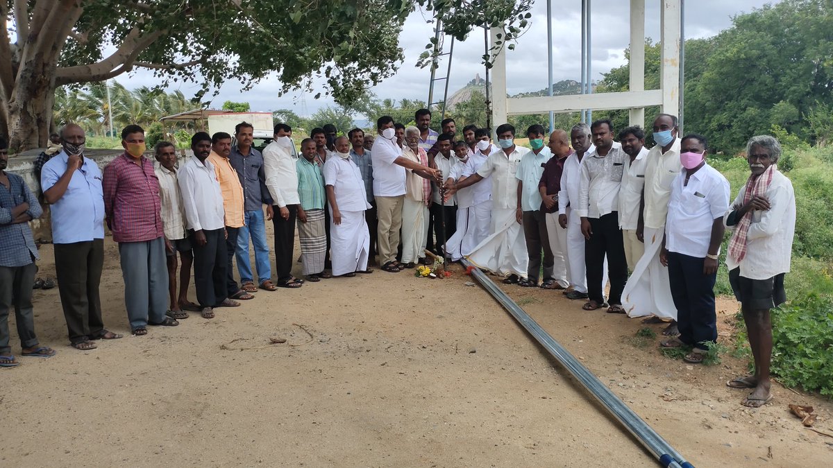 yprakash_mla's tweet photo. #MLAFund #Kottati #2_Lakhs #Pipe_line
#தளி சட்டமன்றத் தொகுதி #கெலமங்கலம் ஒன்றியம் #பொம்மதத்தனூர் ஊராட்சி #கோட்டட்டி கிராமத்தில் சட்டமன்ற உறுப்பினர் மேம்பாட்டு நிதியிலிருந்து #2_இலட்சம் மதிப்பில் புதிதாக அமைக்கப்படவுள்ள #பைப்_லைனுக்கான பணிகளை துவக்கி வைத்தார்..... https://t.co/M2gZKgrpls