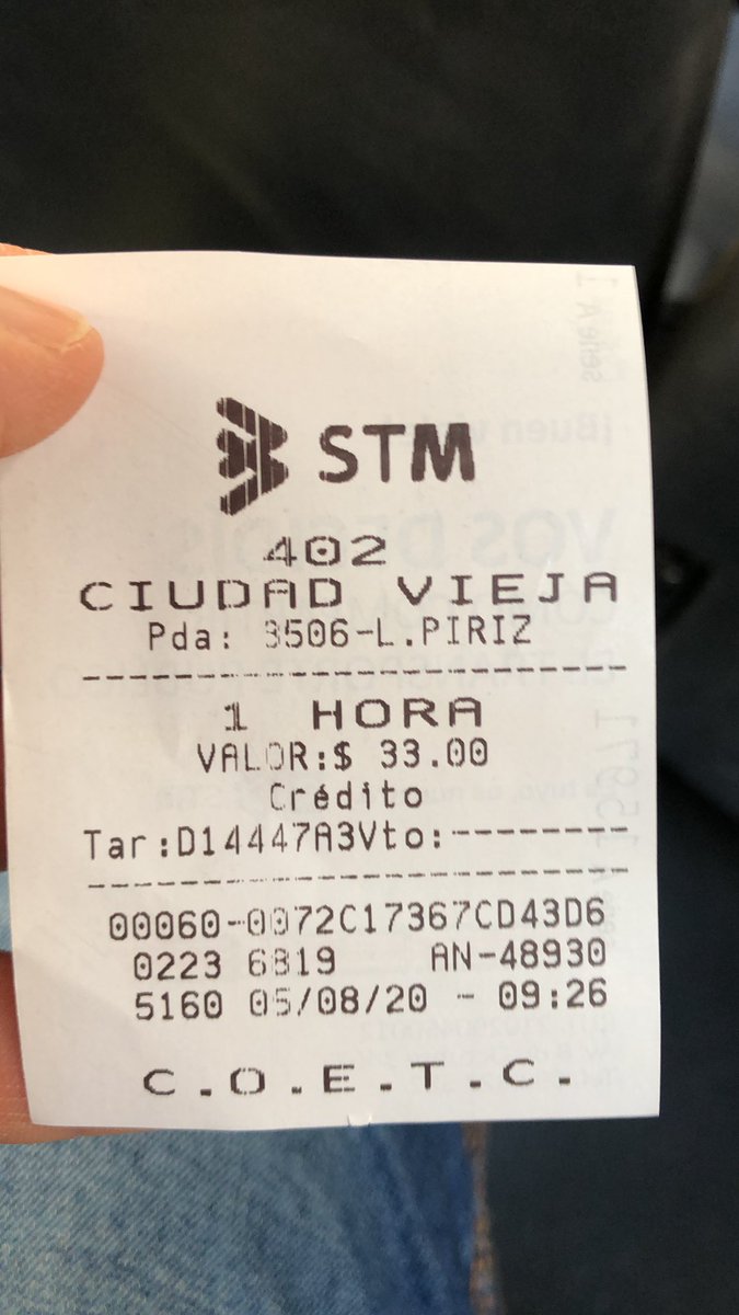 En este estado de mugre viajó en el 402 de coetc. Coche 223. Además que no estaba activado el gps en tiempo real. Martes 5/08 a las 9:30 am. <a href="/ComoMeMuevoUy/">ComoMeMuevo.uy</a> <a href="/mvdtransporte/">Montevideo Transporte</a> <a href="/montevideoIM/">Intendencia de MVD</a> <a href="/pablointhamouss/">Pablo Inthamoussu</a> <a href="/chdica/">Christian Di Candia</a>