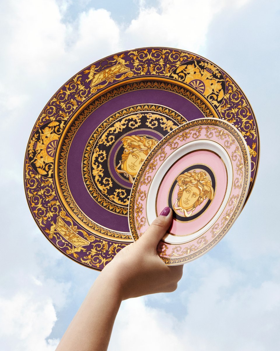Medusa focus - iconic porcelain plate designs are refreshed in a pastel palette. 

Shop new #VersaceHome arrivals: e-versace.com/versacehome