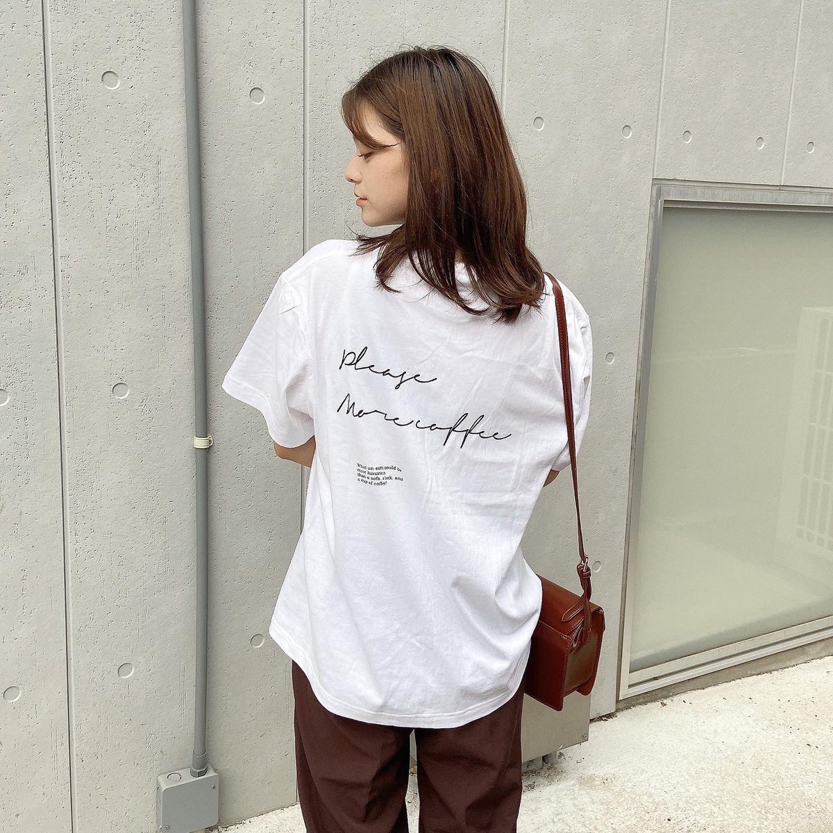 🥀新作🥀

お久しぶりのmanimoオリジナル✨
胸元と背中にナチュラルな雰囲気の英文をプリントしました♪

今回はレディースサイズとメンズサイズを作ってみました。
ジャストに着たい方はレディースサイズ、ゆったり着たい方はメンズサイズをお選び下さい💕

📌3680yen