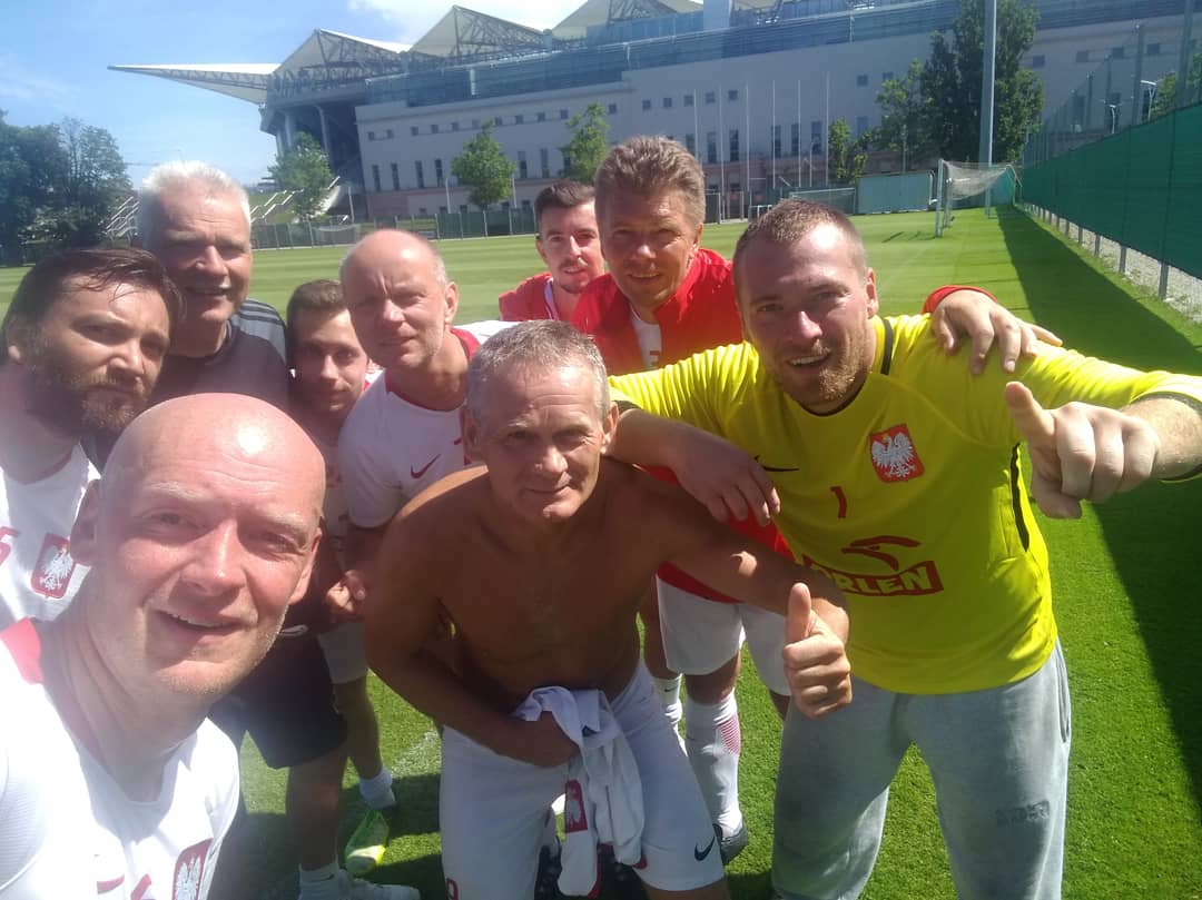 MichalKocieba's tweet photo. Zawsze miło zajrzeć na Łazienkowską 3 💚 #ReprezentacjaDziennikarzy #Orlen #sparing #przed @PZPNPuchar #trenerzy @LegiaSoccer https://t.co/jSCejITanK