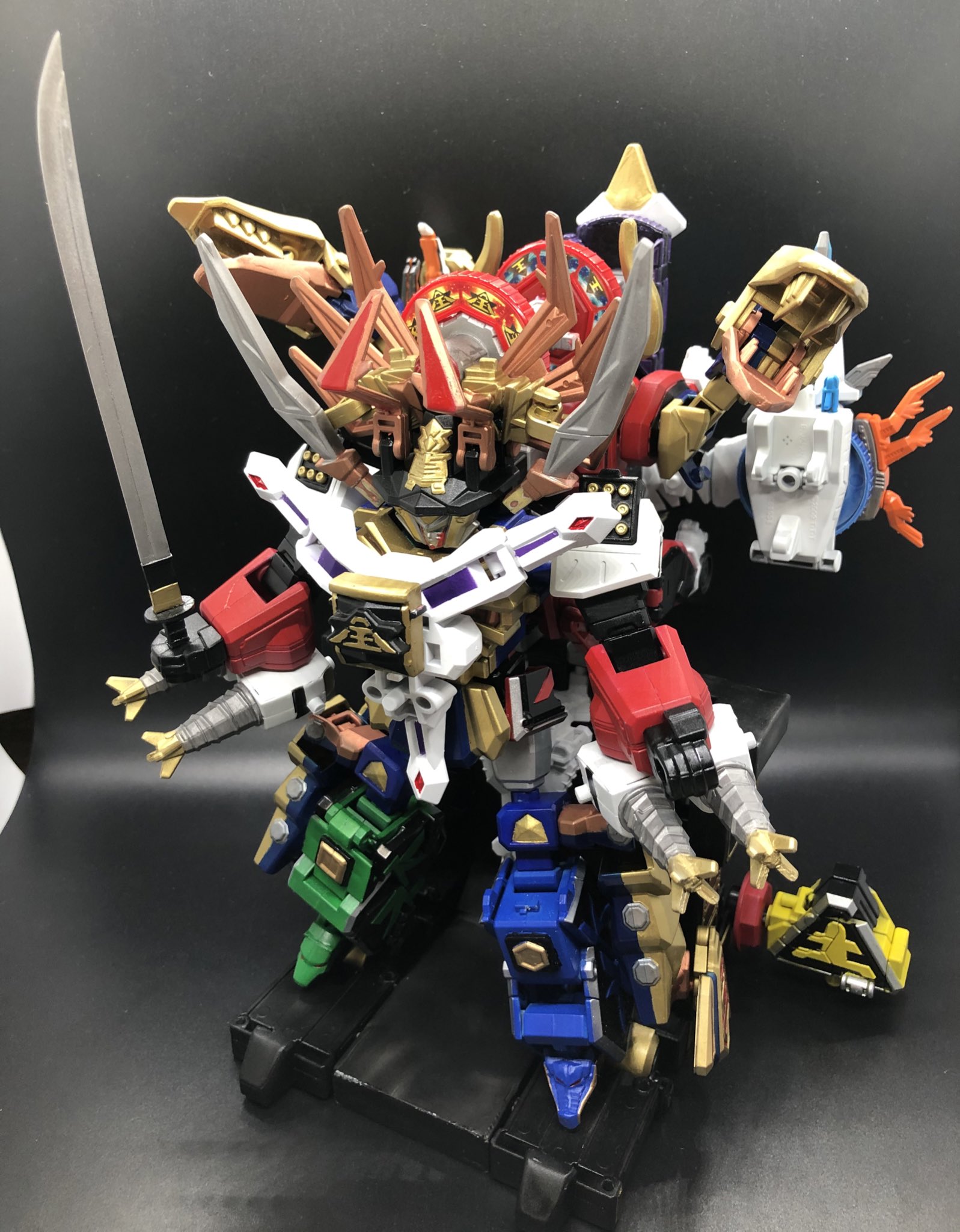 Decade サムライハオー天下統一 ついにやりとげました ハオーですよ この密度感たまりませんw カッコよすぎでしょw 全合体の素晴らしさを教えてくれます ミニプラ シンケンジャー サムライハオー T Co Yzqlkm2ohm Twitter