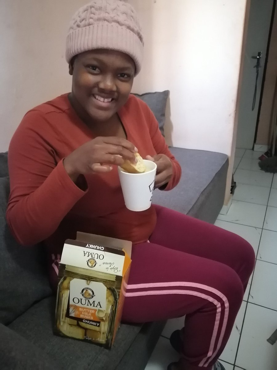 DimakatsoS05's tweet photo. @AfternoonChat Snack, yummy π€€π€€π€€π€€π€€π€€ #OumaRusk #AnyTimeIsDippingTime #ExpressoShow https://t.co/MgjHjcsVry