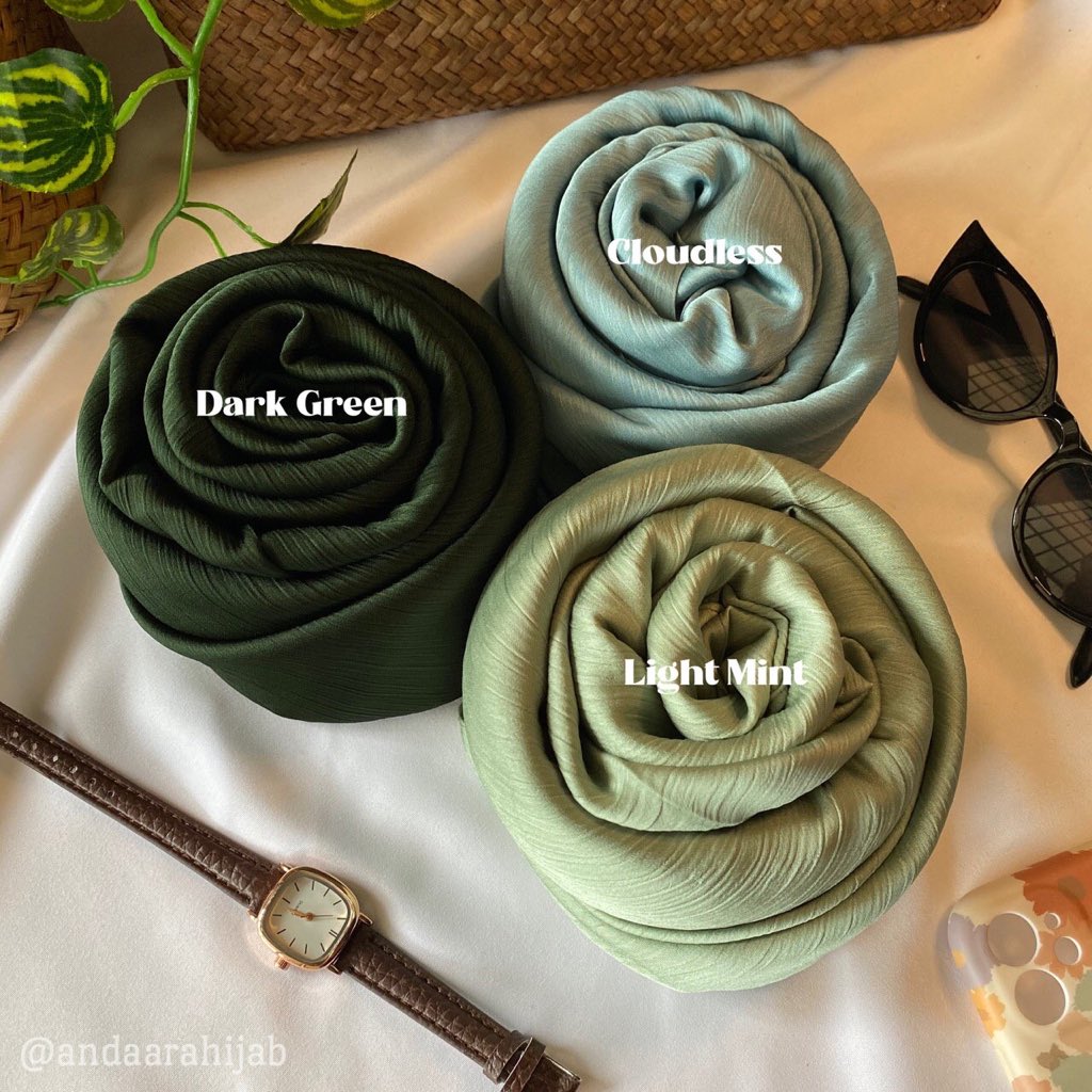 andaarahijab's tweet photo. ‼️HOT SELLING ‼️
-
Koleksi: Mawar Shawl
Material: Textured Satin 
Finishing: Baby Seam
Measurements: 1.8m x 0.7m

Clearance Price: RM18 
-
Postage: 
RM8 SM | RM14 SS
-
COLOURS MAY SLIGHTLY BE DIFFERENCE DUE TO LIGHTING https://t.co/GhpAUF2tl0