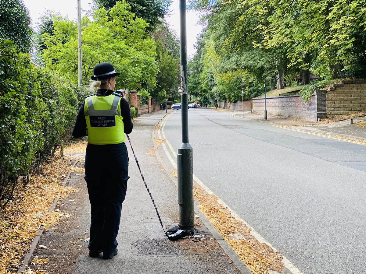 EdgbastonWMP's tweet photo. Keeping our communities safe today with a residents speed watch in Richmond Hill Road &amp; Wheeleys Road. Over seventy motorists caught speeding #checkyourpost @LeeTrinderWMP https://t.co/SQYbuimPfx
