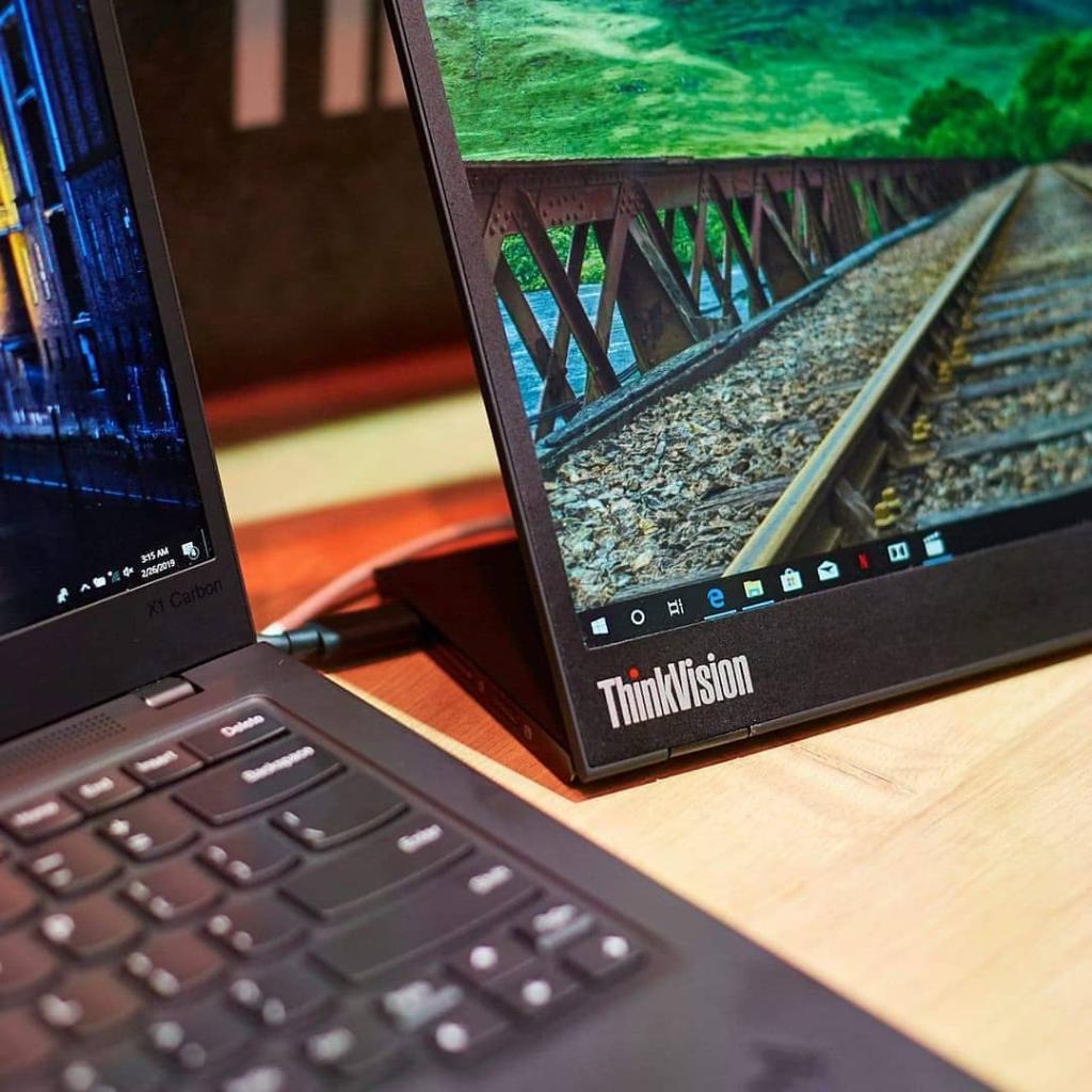 LenovoES's tweet image. La pantalla móvil ultraportátil #ThinkVision de Lenovo, impulsará tu productividad incluso durante tus desplazamientos ➡️ lnv.gy/2CKoWct