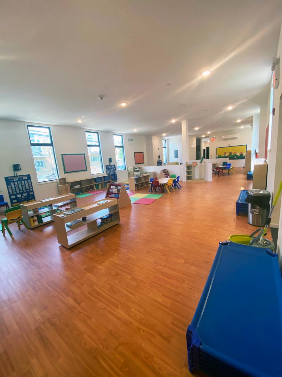 carfah1's tweet photo. #Prime #MixedUse Building for Sale in Middle Village! Call me for details 718.786.5050 x235....#GMIP #CRE #NYCCRE #FeaturedListing #QueensCRE #MiddleVillage #ForSale https://t.co/Qa50DD3rt2 https://t.co/qPJlOFLOLy