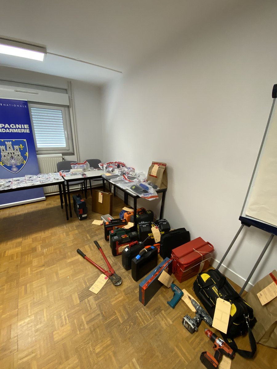 📢APPEL À TÉMOINS🧐
👮🏿‍♂️👮‍♀️Lors d'une perquisition en juin après un cambriolage à Sivry-Courtry, les gendarmes de Seine-et-Marne découvrent de nombreux objets dont les propriétaires n'ont pu être identifiés.🔎
🤝Vous êtes victime ou connaissez une victime ?⬇️
bdrij-77-objets-voles.fr