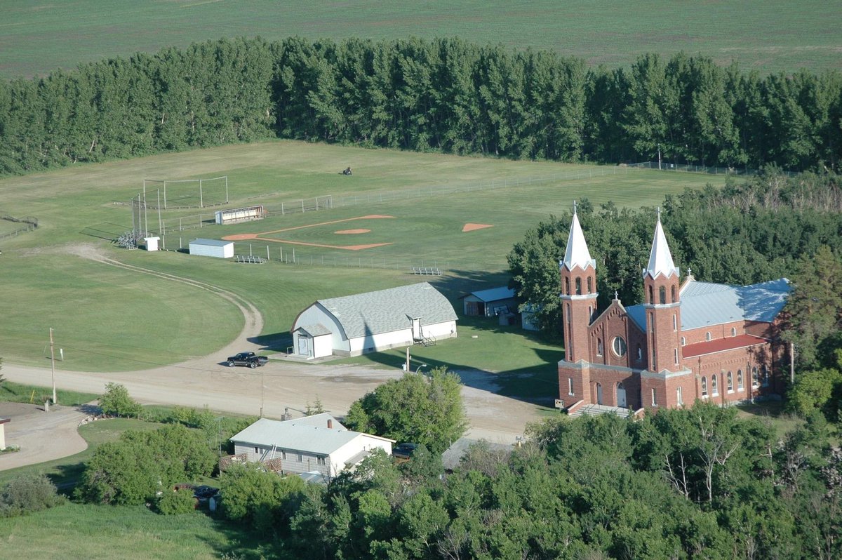 Hey <a href="/geniebouchard/">Genie Bouchard</a>...told you we’d talk soon. We have our last home games this Sunday vs the <a href="/StoonStallions/">Saskatoon Stallions</a>! This is the last time we are ever asking you to come throw the first pitch. If you need some convincing to say yes, simply read this thread...