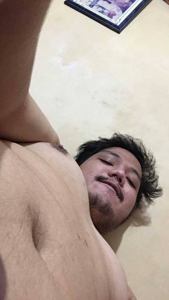 nadxisnads's tweet photo. Your POV 🍆💦
.
.
.

#woof #scruff #instagay #instascruff #bathroomselfie #beardguys_ #gayboy #progress #flex #gays #instastud #fit #followme #alterpinoy #alterbulacan #altercurious #alterfairview #altercommonwealth https://t.co/tHXG8N5rRG