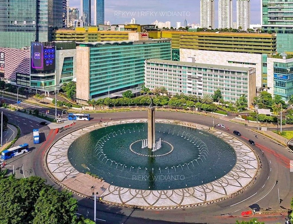 #HariIniDalamSejarah
5 AGUSTUS 1962—5 AGUSTUS 2020

58 Tahun Peresmian Hotel Indonesia: hotel bintang lima pertama di Indonesia (dan Asia Tenggara).

—ulasan singkat—