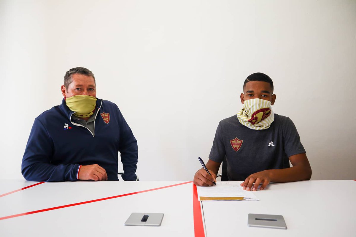 Stellenbosch FC (@stellenboschfc) on Twitter photo BREAKING ๐ฐ๐จ
CONFIRMED SIGNING โ๏ธ
Jayden Adams (18) puts pen to paper on a long term deal with #sfc. Adams becomes the first Academy graduate to sign a professional contract with the club.
#StellenboschFC #ProudlyStellenbosch #SfcYouth #SfcAcademy #sashp #ChoiceOfChampions BREAKING ๐ฐ๐จ
CONFIRMED SIGNING โ๏ธ
Jayden Adams (18) puts pen to paper on a long term deal with #sfc. Adams becomes the first Academy graduate to sign a professional contract with the club.
#StellenboschFC #ProudlyStellenbosch #SfcYouth #SfcAcademy #sashp #ChoiceOfChampions