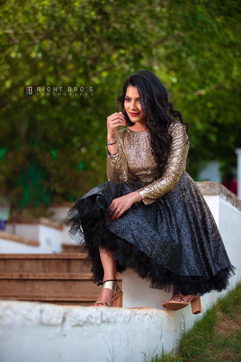 hajaabdulnawaz's tweet photo. Chithra @chithuvj wearing beautiful black gold short dress by HAJA ABDUL NAWAZ #hajaabdulnawaz #vjchithu #frock #fashion #vijaytvsupersinger #pandianstores #chithuvjfc #vijaytelevisionawards #mullai_pandianstoresvj #blackgold https://t.co/ajJGghFuht
