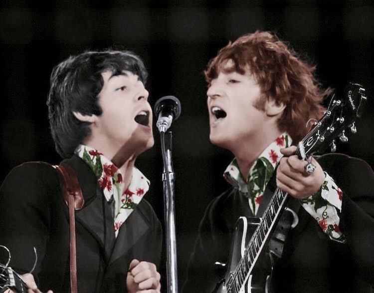 cillbreech's tweet photo. Paul and John at Candlestick Park San Franciso, 1966. The final Beatles concert during their touring years. https://t.co/iCUnIntuwE