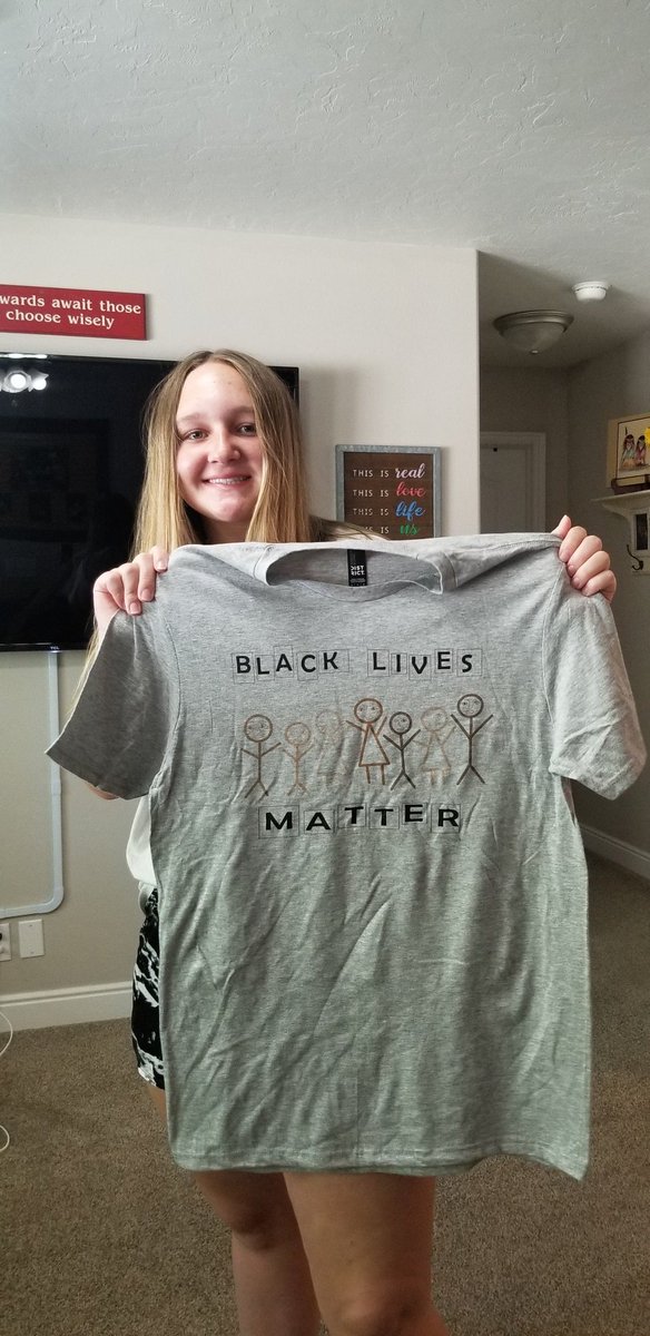 i_measom's tweet photo. Kwame Alexander is getting a shirt designed by my daughter!!! Exciting!  @kwamealexander https://t.co/giPE5hWO4p