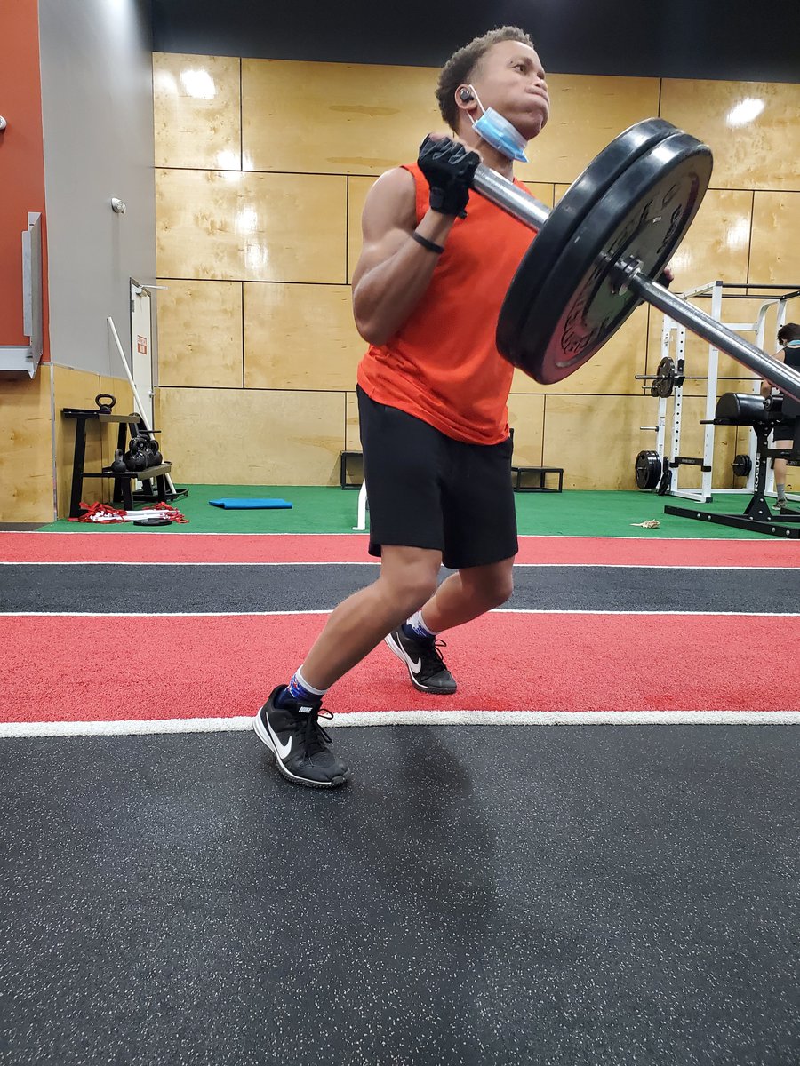 Mistaa4040's tweet photo. Repping The View every day. All work makes better play. Speed, power, explosive. #Parkviewbaseball #2023 #nowarningtracks https://t.co/arFycN7Z0j