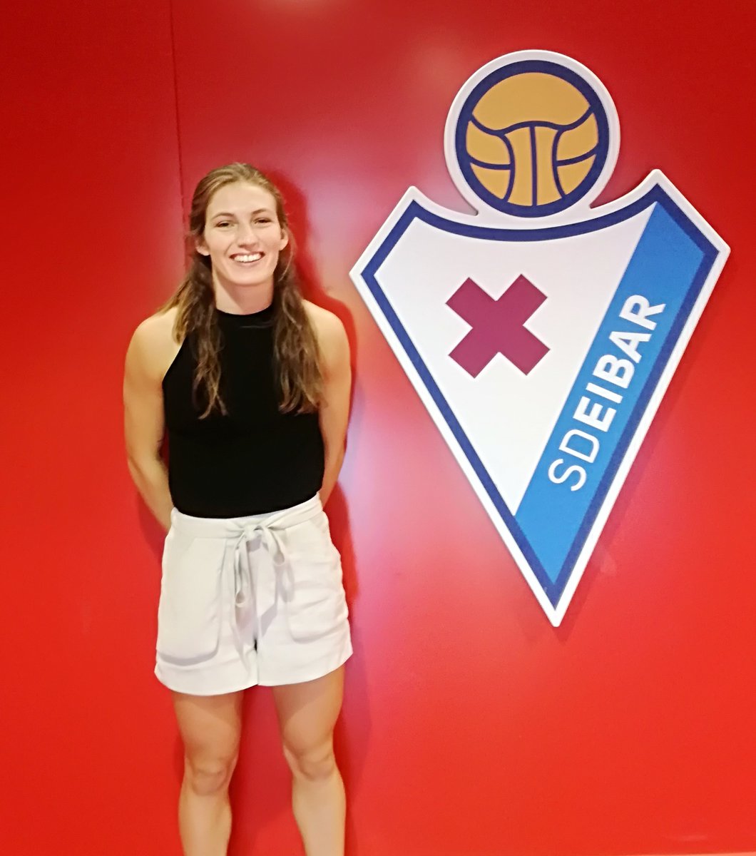 SDEibar's tweet photo. 📡OFICIAL. El Eibar femenino incorpora a Arola Aparicio, procedente del Barcelona B.

👉https://t.co/GqZLcVjkPN

🔹

📡OFIZIALA. Emakumezkoen Eibarrek Bartzelona Btik datorren Arola Aparicio fitxatu du.

👉 https://t.co/VY40y7A7PN

Ongi etorri! - Benvingut!

#DenokArmagin💙❤️ https://t.co/KXoN2d2W6g