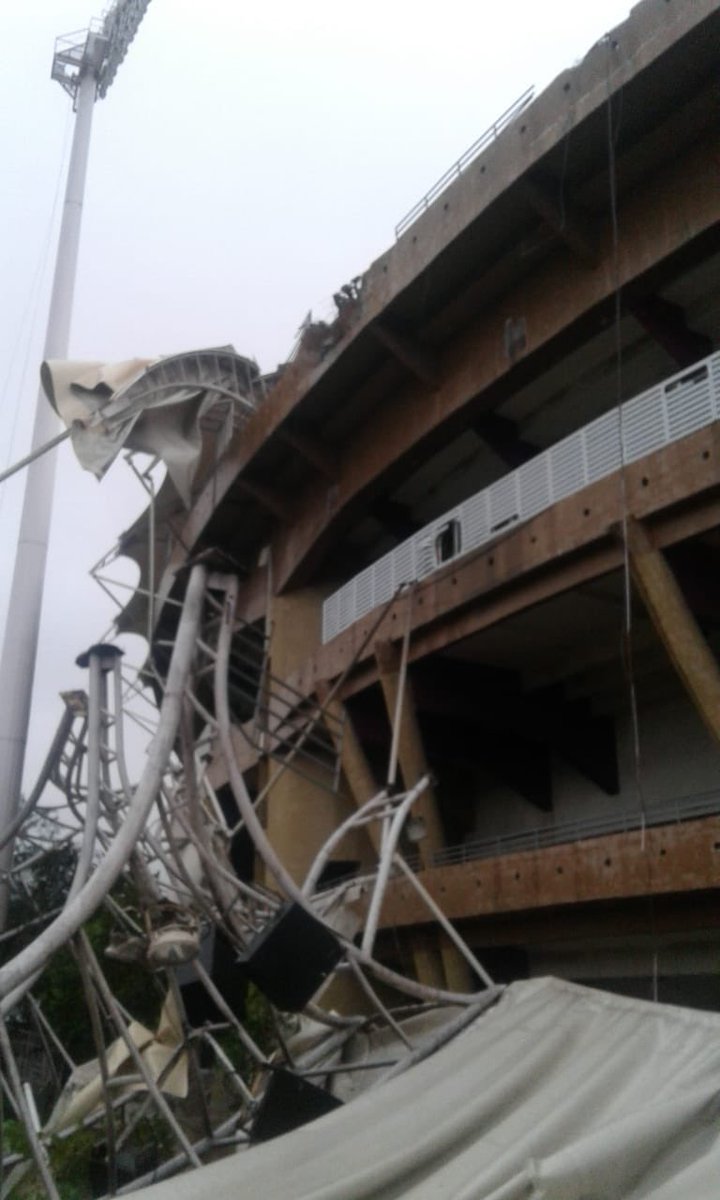 AzharChatriwala's tweet photo. DY Patil Stadium 🏟 #heavyrain 150 mm Rains with 75 km per hour spead Air flow. Is this the Next 26/Jul ?? 05/08 to be remembered! #MumbaiRain #WeatherUpdate https://t.co/jfe4X2UZpd