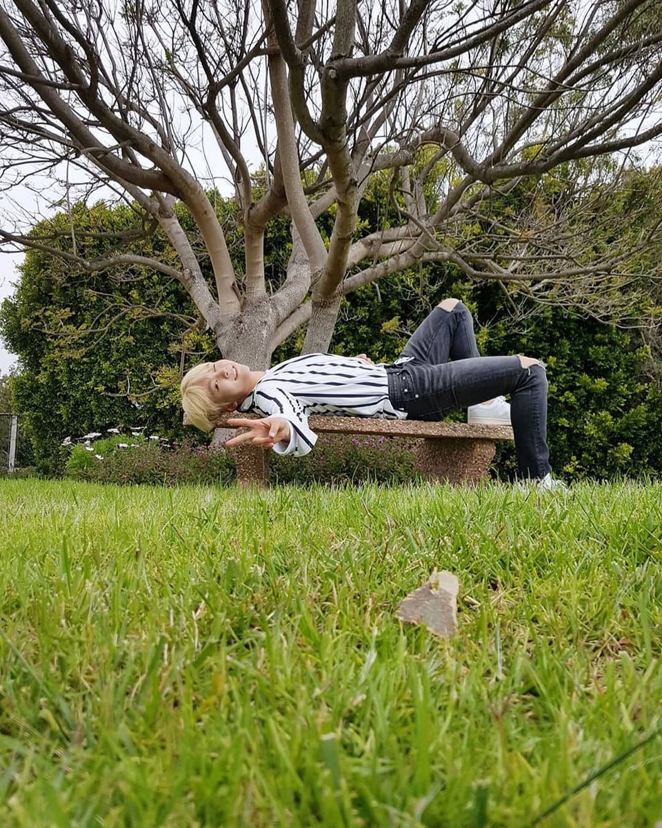 BAICHACHAAA's tweet photo. – 𝐻𝑒𝓁𝓁𝑜 𝓎𝑒𝑜𝓇𝑒𝑜𝒷𝓊𝓃  •° ±

꙳✴︎𝘏𝘪, 𝘐'𝘮 ใบชา 𝘪𝘮𝘨 𝘚𝘌𝘜𝘕𝘎𝘒𝘞𝘈𝘕 1998 𝘬𝘪𝘥𝘥𝘰, 𝘯𝘪𝘤𝘦 𝘵𝘰 𝘮𝘦𝘦𝘵 𝘺𝘰𝘶. '𝘯 𝘐'​𝘭𝘭 𝘧𝘰𝘭𝘭𝘰𝘸&amp; 𝘋𝘔 𝘧𝘰𝘳 𝘮𝘢𝘬𝘦 𝘧𝘳𝘪𝘦𝘯𝘥 𝘸/𝘺𝘰𝘶 𝘫𝘶𝘴𝘵 𝘙𝘛 𝘰𝘯𝘭𝘺. 𓏲࣪ 🎋ꜜ ˖
#บอทใหม่ #imgxsvt https://t.co/1KfRtJTLCt