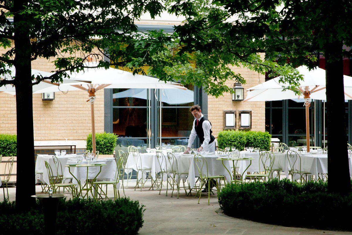 Ham_Yard's tweet image. Bar bookings are now available for Ham Yard Hotel's leafy courtyard. Make the most of the sunny weather with a glass of rosé or one of our signature cocktails, including the Ham Yard Tonic and Black Margarita #london #soho firmdalehotels.com…/h…/ham-yard-bar-restaurant/