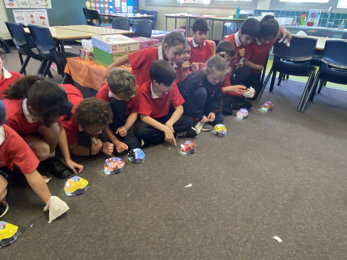 Creating and following algorithms to make our zoo animals dance. Great work everyone!!  🤩 #STEM #bluebot <a href="/rydalmereps/">Rydalmere Public</a> <a href="/bek_zadow/">Bek Zadow</a> <a href="/CigdemDube/">Mrs Dube</a>