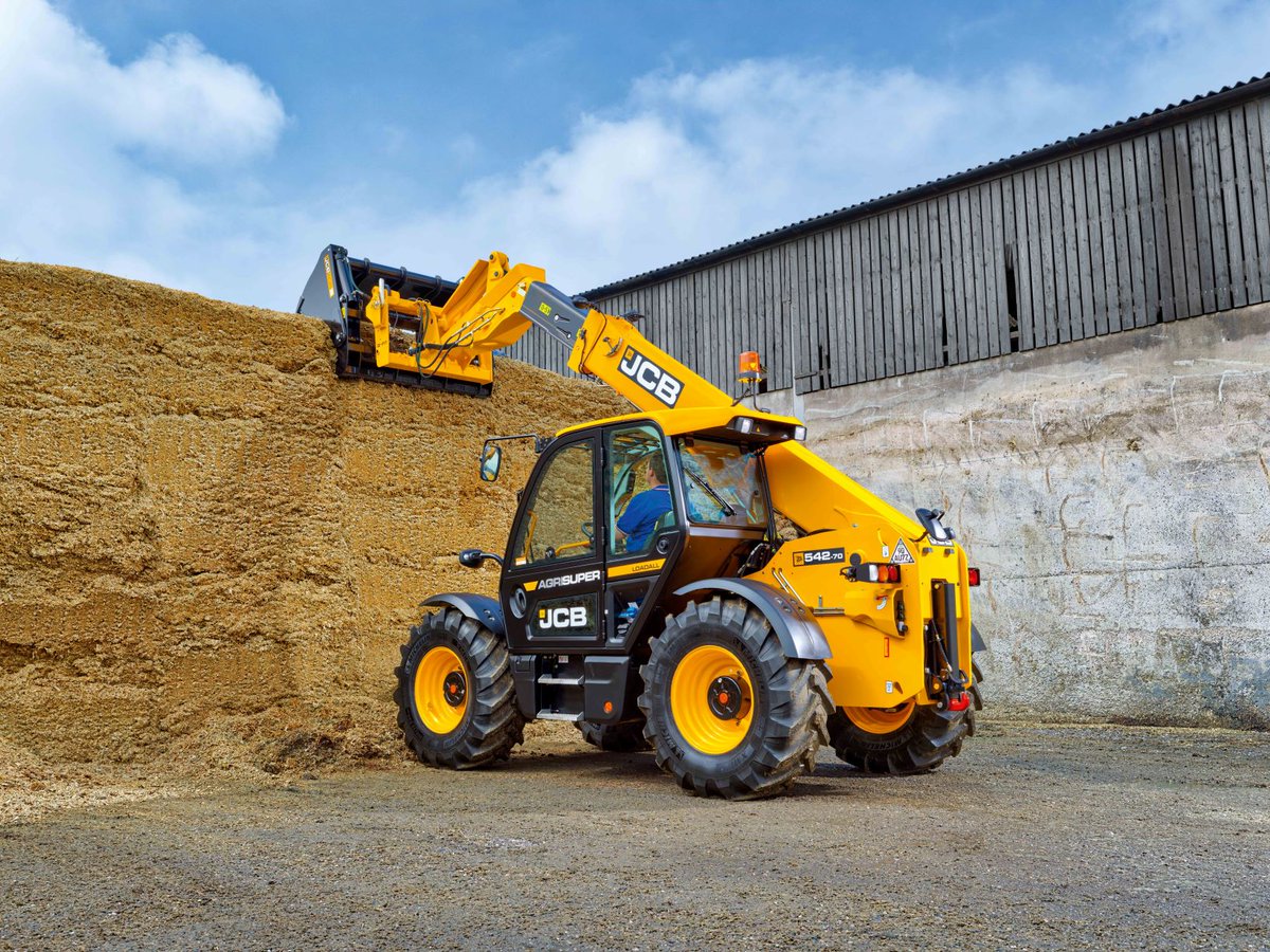 JCBna's tweet photo. JCB announces the release of the new JCB Series III agricultural telehandlers. Read all about the newest addition to the world's best-selling range of telehandlers here: https://t.co/vBblJJYTCQ
#JCB #telehandler #agequipment #agriculture #farming #agtelehandler #nfms https://t.co/ZyQmPibkSa