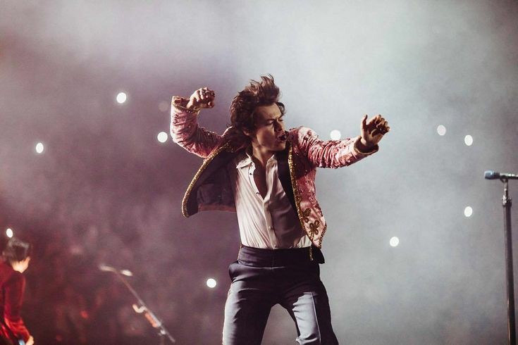 Adrumsticksh's tweet photo. ❗SZUKAM BILETU NA HARRY'EGO    STYLES'A W KRAKOWIE❗

Miejsce jest mi obojętne ale cena tak najlepiej do 450 zł.

Jeżeli nie macie biletu to bardzo proszę chociaż o rt 🙏🏻

#HarryStylesLoveOnTour
#harrystylesloveontourkrakow
#LoveOnTour2021
#Loveontourkrakow https://t.co/8d0vqFjSse