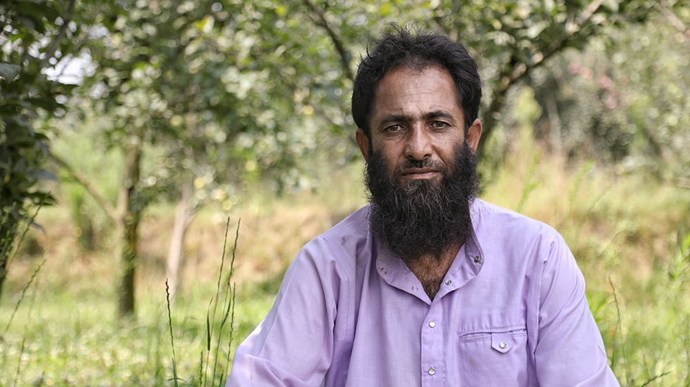 'The income is completely lost ... I don't even go to my orchards now, it causes anxiety'For apple farmer Javaid Ahmad Ganai, life has not been the same since last year after the lockdown prevented him from being able to sell produce  https://aje.io/grbac 