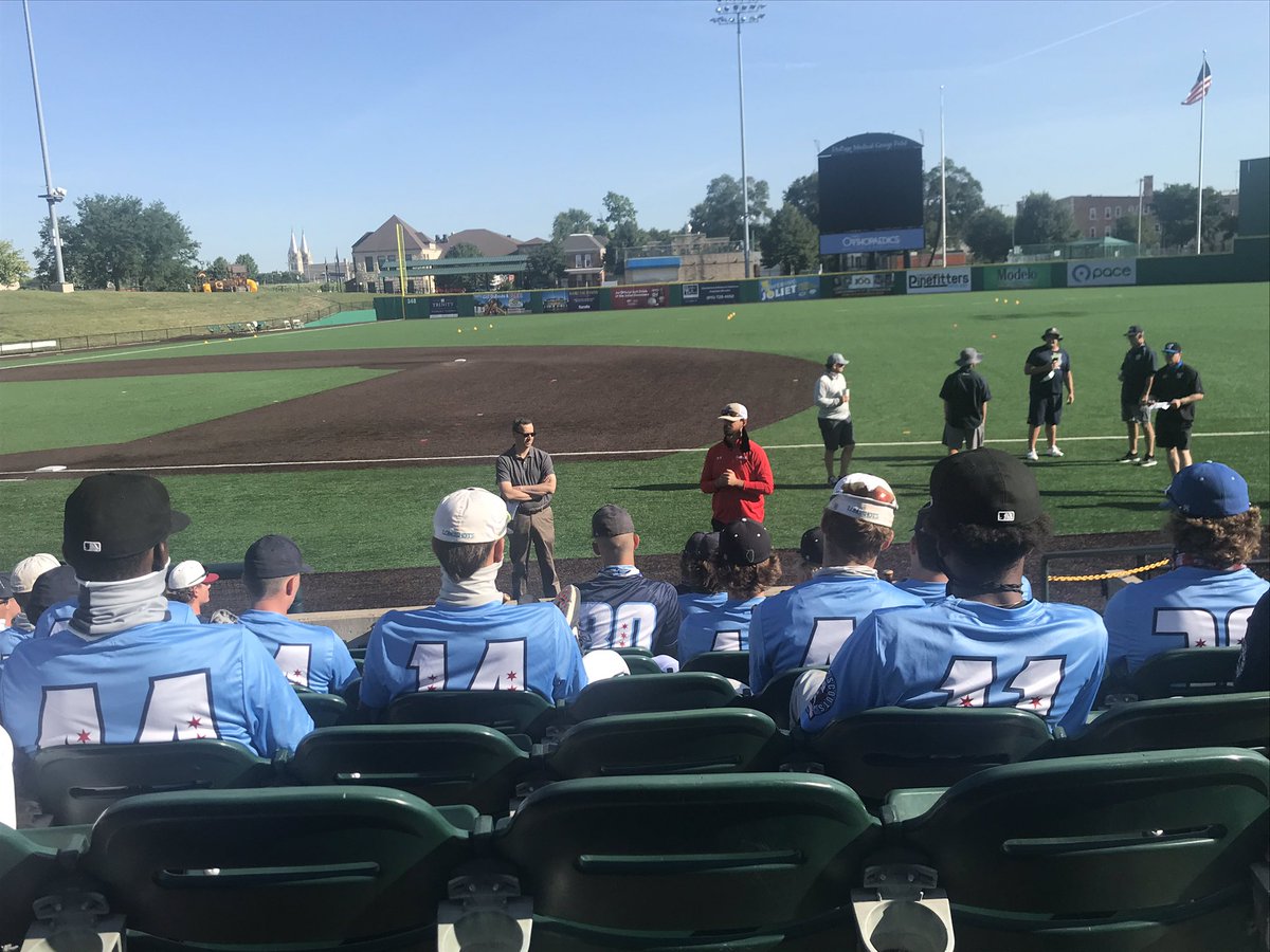 ChiScoutsAssoc's tweet photo. Awesome to have @JimCallisMLB and John Pedrotty of the Cubs speak to the guys before we get our workout started. Lots of knowledge being gained from these two professionals. https://t.co/G1V9JQ9Wqg