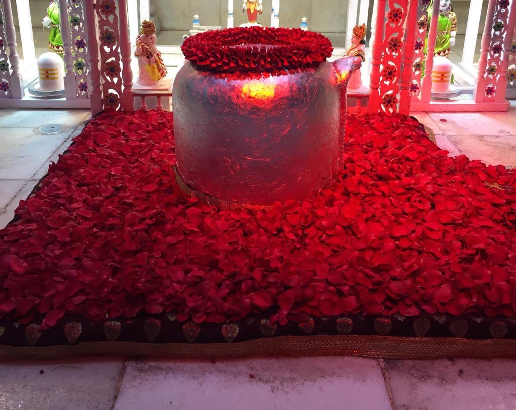SbpTemple's tweet photo. 🙏🏻ॐ नमः शिवाय 🙏🏻
आज की १४ वी घी पूजा 
दिन :- बुधवार 
ता :-०५-०८-२०२०
 || पार्वती का शिवपूजन और तापश्चर्य ||
           🙏🏻*हरि ओम्*🙏🏻 #BabulnathMandir https://t.co/4CxCUaPmpL