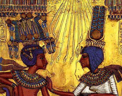 The Hemhem, during Akhenaten replaced the Atef. It was formed from reeds and ostrich feathers topped by sun disks set on top of a pair of long spiral ram’s horns with a cobra on either side of the crown. Hemhem means to shout or cry out, it may have represented a battle horn.