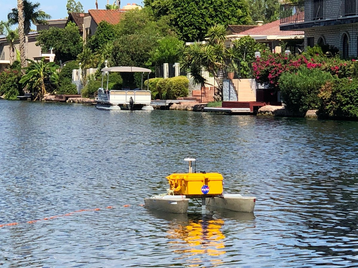 jd_knight's tweet photo. We have the aesthetic 'Robo-boat-o', and the functional 'Robo-boat-2', both have the same mission -- persistent environmental monitoring. Sensor payload includes profiling sonar for bathymetric mapping. Enabled by #Pixhawk flight controller and #PX4Autopilot stack. 1/2... https://t.co/yT3CAkXHTO