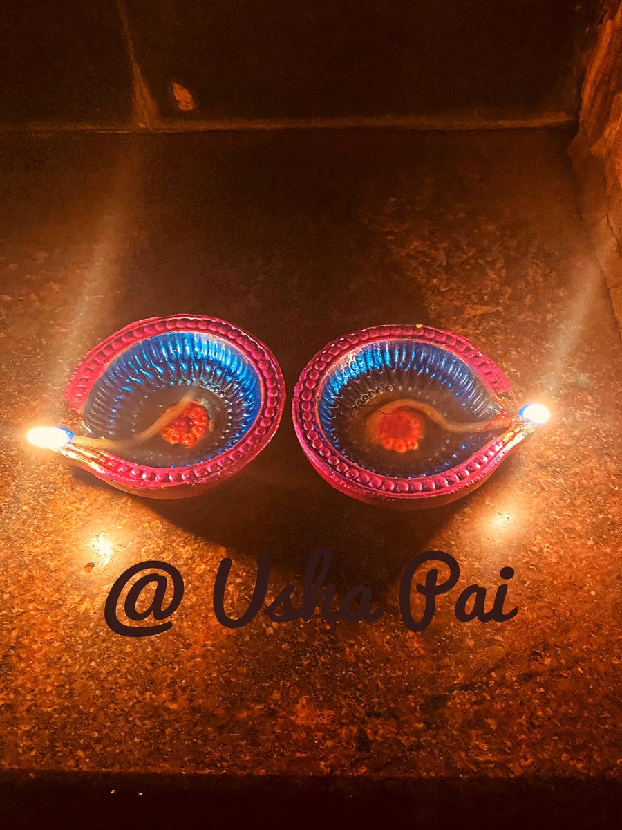 Ushapai19's tweet photo. #Rammandir #Bhoomipoojan #Deepawali #Ayodhya
Our hearts and homes are lit
Lord Rama has reached his home after 500years of #Vanavas
Let us welcome him with lighting the lamps at our home
We did it did you ?
@TempleConnect_ @Shashwatee @ShefVaidya @Devalayatrika https://t.co/F7tHy4F2Zb