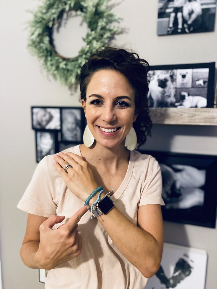 CrenshawNFirst's tweet photo. Today I started the day with my bracelet from @planahappylife. I’m so HAPPY to be back at school  @WISDHardy!!!!! https://t.co/Z3sEJUzCNf