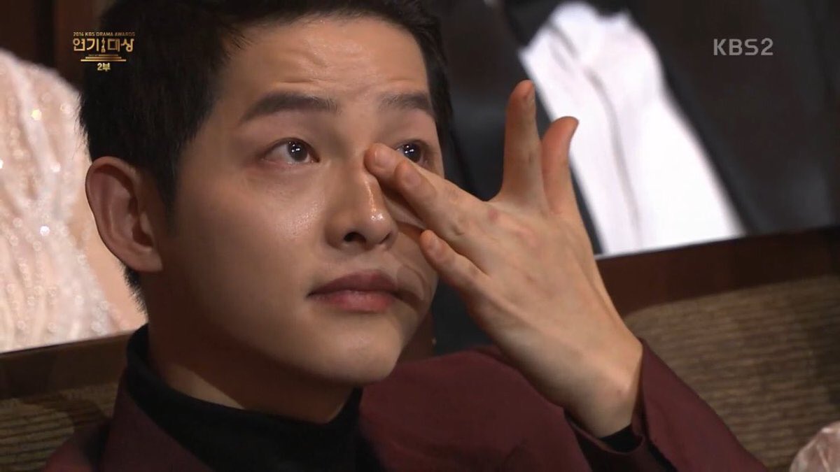 any4_d's tweet image. "and i'm not sure
how to catch someone
when i'm also falling"

-xavier, 2020
#HelloStrangerEP7