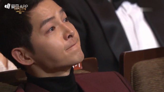 any4_d's tweet image. "and i'm not sure
how to catch someone
when i'm also falling"

-xavier, 2020
#HelloStrangerEP7