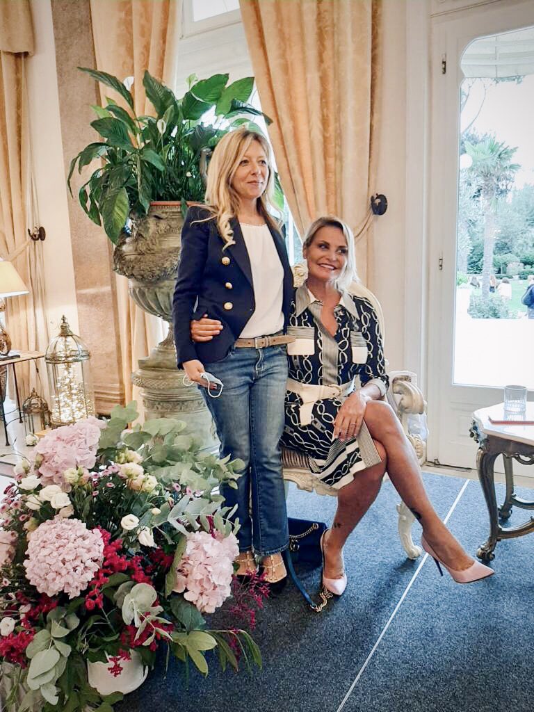 Simo_Ventura's tweet photo. La vita mi ha dato spesso la possibilità di conoscere persone straordinarie. Una di queste è @PaolaBatani 💝 La sua famiglia ha costruito una catena di alberghi, gestisce tra i tanti anche il @grandhotelrn ⭐️ Impegno, passione, abnegazione sono per me esempio di eccellenza. https://t.co/6J4Ym2Gr2X