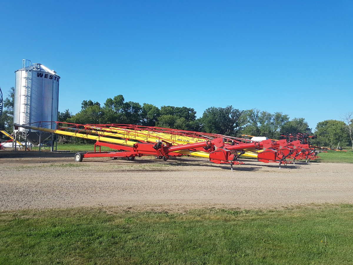 72JasonJones's tweet photo. Appreciate all the time and care our certified auger assemblers take in ensuring Westfield augers are ready to move grain on your farm. @AgGrowthIntl https://t.co/3YouXUvwlH