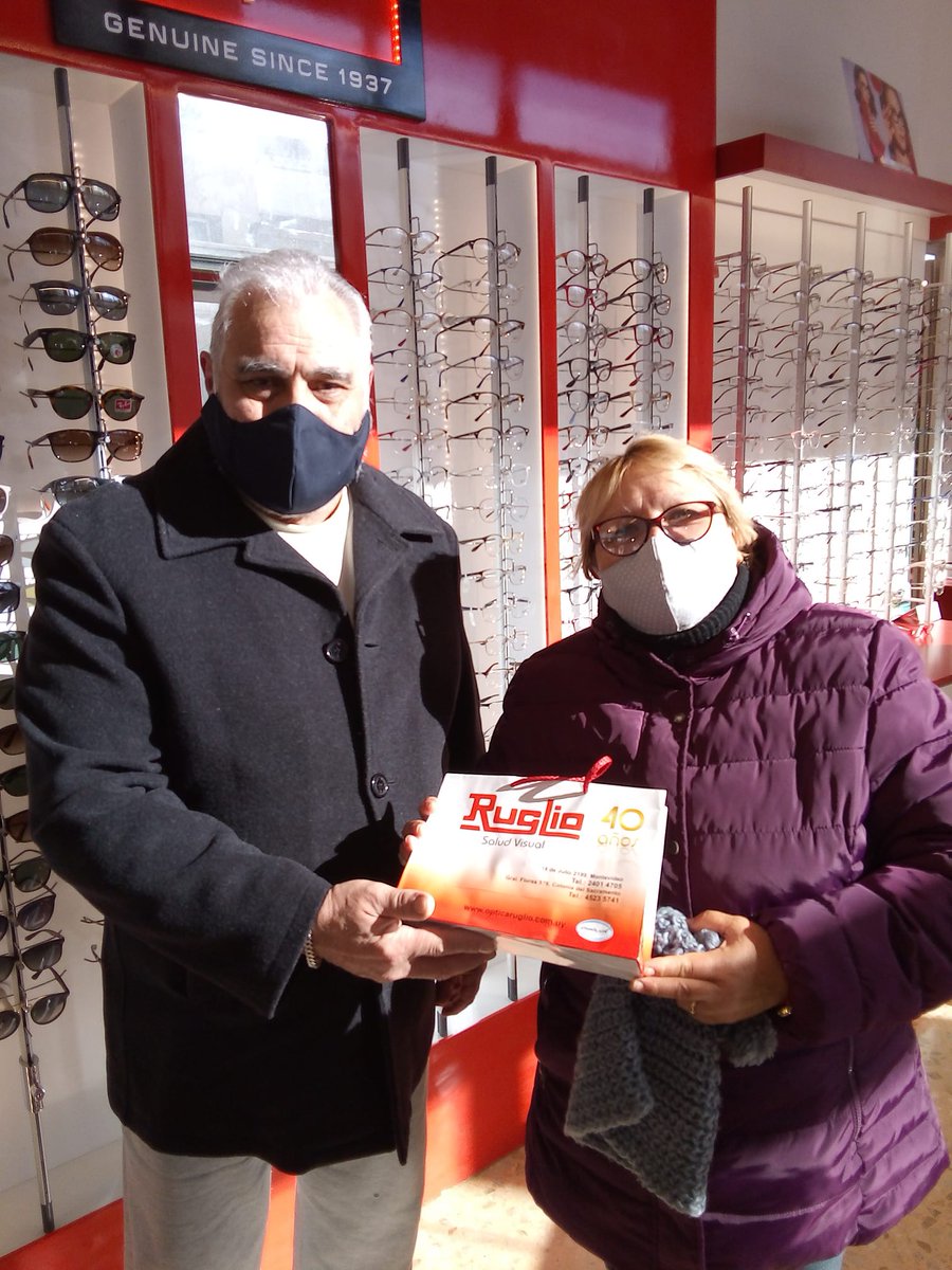 distritoj3's tweet photo. Combatir la ceguera y prevenirla es uno de nuestro pilares fundamentales, por eso el Club de Leones San Carlos, Club de Leones Buceo y Club de Leones Nuevo Buceo hicieron entrega de lentes.

#WeServe https://t.co/fJkXE8KTh5