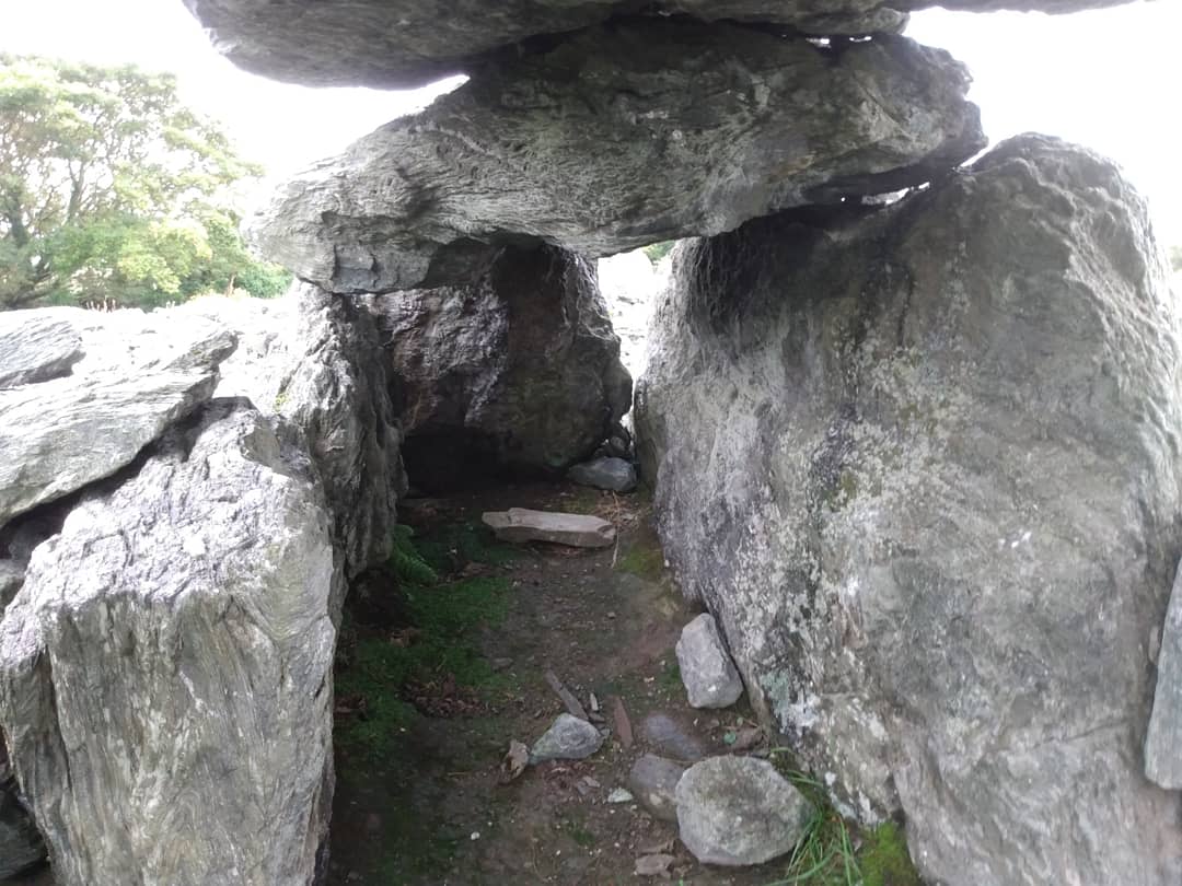 zevonesque's tweet photo. A damp revisit to Trefignath. #DailyDeliveryPhoto #Trefignath https://t.co/44hCtiEBmh