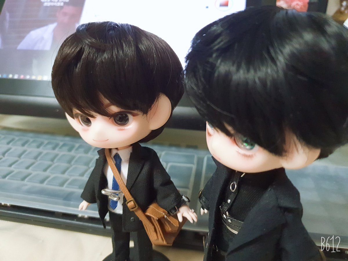 독중도 잘 지내고 있습니다 요즘은 웹툰패션을 입고 있는데 독자가 또 옷을 갈아입어서 또 옷을 사줘야 하나 고민중(ㅋㅋㅋㅋ