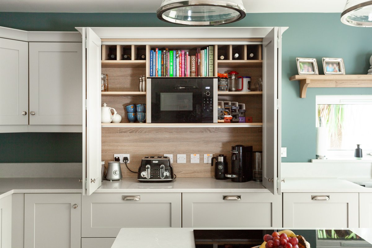 CelticInteriors's tweet photo. This #kitchen from @CelticInteriors is a Shaker style, painted in Light Grey &amp; Harvard. It features quartz worktops in Desert Silver &amp; a state-of-the-art hob from @BORAGmbH #interiorlovers #homeinspiration #homedesign #homeinspo #kitchendesign #irishmade #madeinireland https://t.co/QkSqBY95Tn