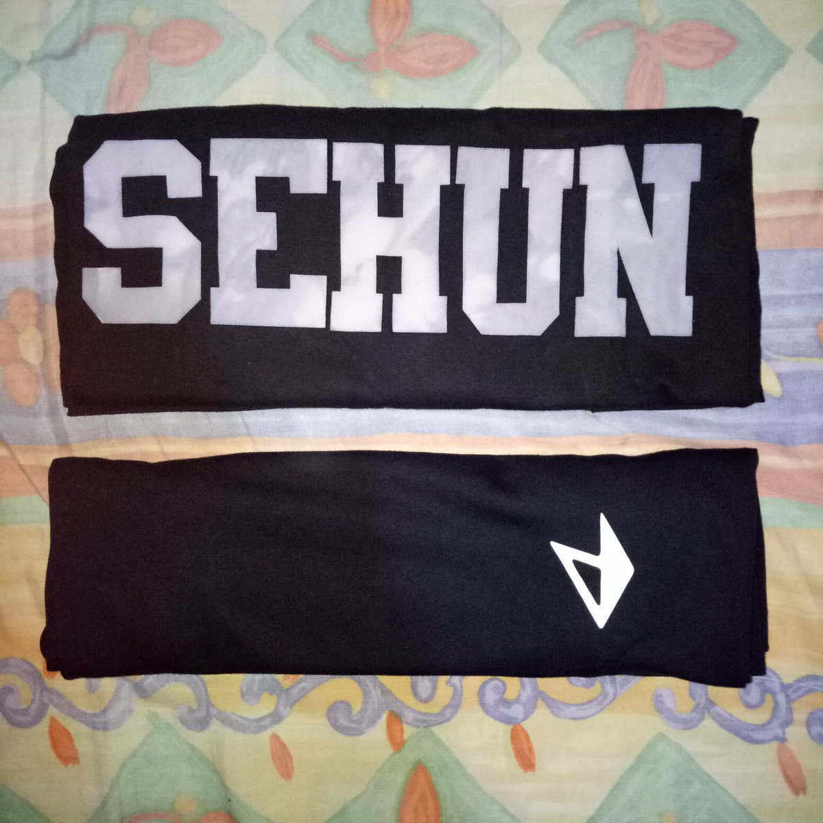 _exolegacy's tweet photo. My 2014 vs 2020 unofficial EXO Sehun shirts ❤ happy anniv/birthday to all exo-ls 🤗

@weareoneEXO 
#I_L1485_You 
#6yearswithExoL 
#Happy6thAnniversaryEXOL 
#All_EXOL_do_is_1위 
#HappyEXOLDay https://t.co/sKAoaRfeVq
