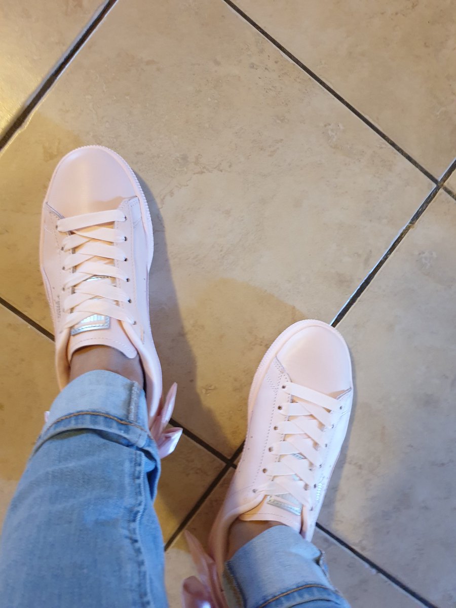 y_yocco's tweet photo. セールで19000円を1500円で買いました❗ほんとラッキー😃💕

#プーマ #PUMA #puma
 #スニーカー #セール #格安  #お買い得 #お買い物上手 #sale https://t.co/VL5H3FJkEu