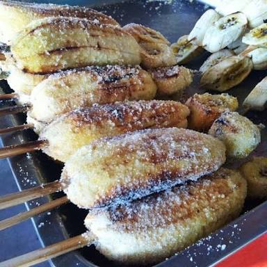 Aristocrato2016's tweet photo. I suddenly miss eating this kind of meryenda, "Ginanggang" (Roasted Banana Cue) 😅 Heheh
 
REQUEST @SB19Official 
@MTV #FridayLivestream 
#SB19LoveGoesOnMTV https://t.co/XeXdezEyZ3
