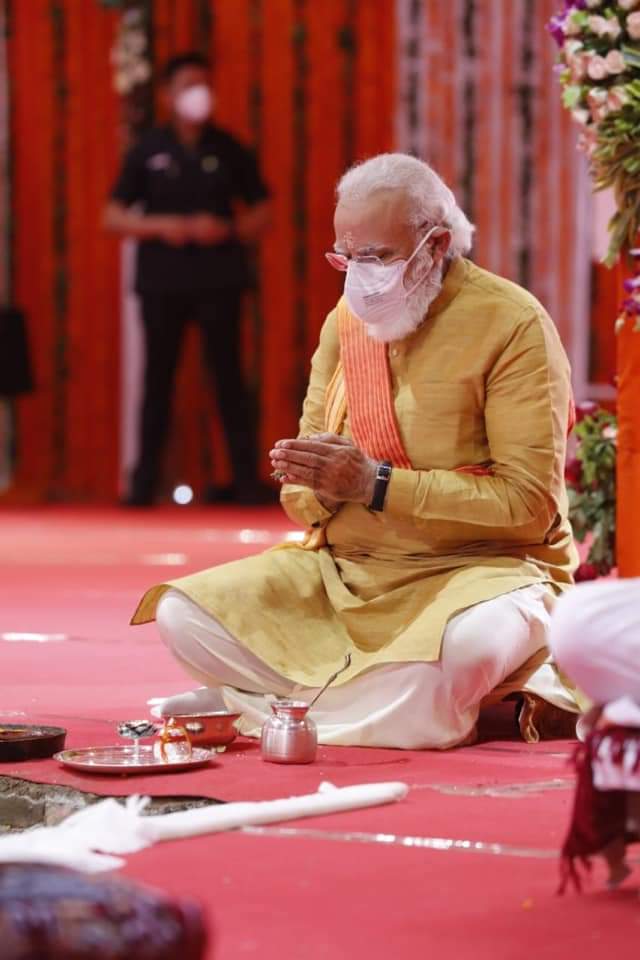 DrPriyankaBMR's tweet photo. प्रभु श्री राम के भव्य मंदिर का निर्माण प्रधानमंत्री @narendramodi जी के मजबूत और निर्णायक नेतृत्व को दर्शाता है।

इस अविस्मरणीय दिन पर सभी भारतवासियों को मेरी हार्दिक शुभकामनाएं। मोदी सरकार भारतीय संस्कृति और उसके मूल्यों की रक्षा व संरक्षण के लिए हमेशा कटिबद्ध रहेगी। https://t.co/Lf4jrTL6bI