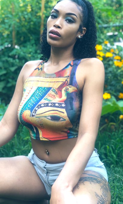 Because I&rsquo;m #BeautifullyBisexual 🌻 https://t.co/kyb7IyLKNA<a href="/tag/beautifullybisexual"class="tags">#BeautifullyBisexual</a>