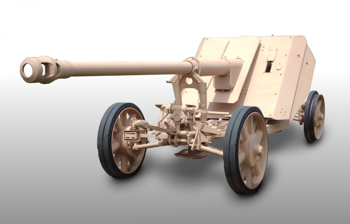 TanksWiki's tweet image. El #PaK43 era un devastador #cañón #anticarro alemán de 88 mm que podía destruir un carro de combate como el T-34 o el M4 Sherman a más de 2 km de distancia sin problemas. wikitanks.com/index.php?titl…